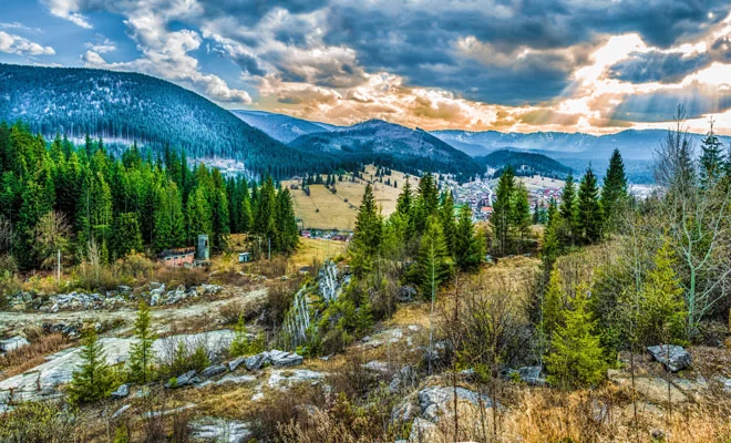 Top 5 trasee de drumeție pentru iubitorii de natură: Trasee detaliate și sfaturi pentru turiști